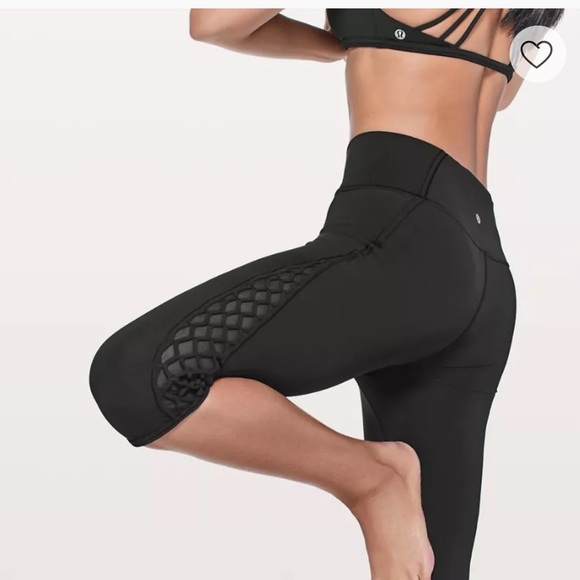 Lululemon Love Knot High Rise Capris Black Hidden Pocket Mesh Panels Size 6 - Picture 2 of 14